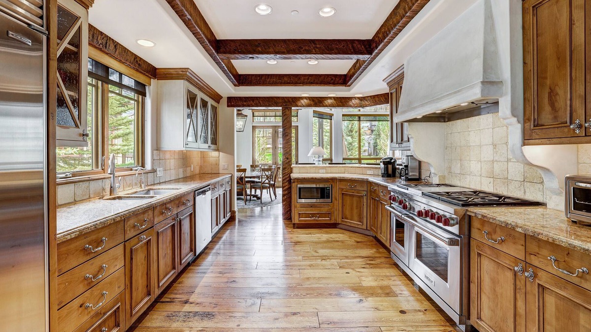 Vail Condo | Refined 5 BR Private Home with Private Hot Tub by RedAwning - Save 20% on 7+ Nights!