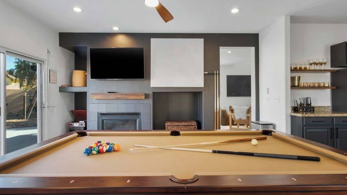 North Las Vegas House | Refined 5BR Vegas Home w/Pool, Spa, & Pool Table