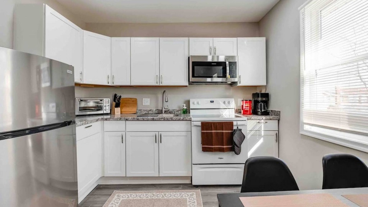 Hopewell Apartment | Refreshing 2-Bedroom Home in Central Hopewell