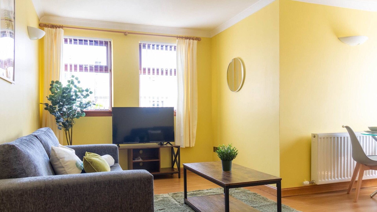 Tillicoultry Apartment | Refreshing Modern Apartment in Tillicoultry