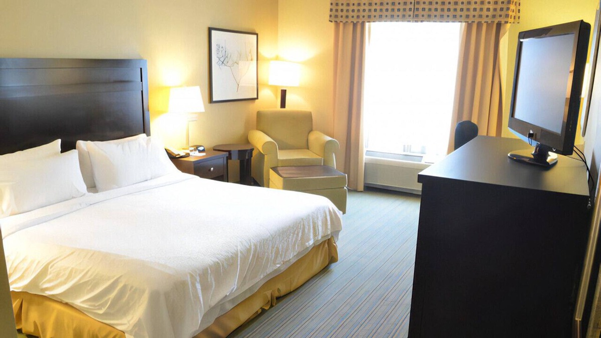 Waterloo House | Refreshingly Clean and Comfortable Guest Room