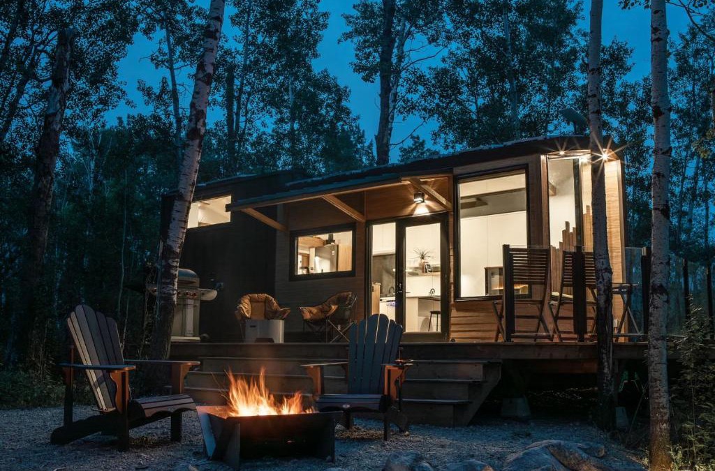 Central Alberta Other | Refuge Bay's Aqua Tiny Home - Luxury Off Grid Escape