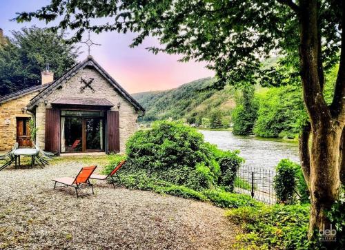 Godinne House | Refuge bord de Meuse - Maas