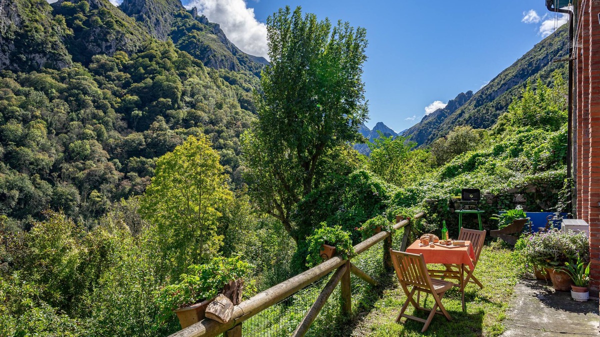 Ponga House | Refuge in the Gorge with Whirlpool