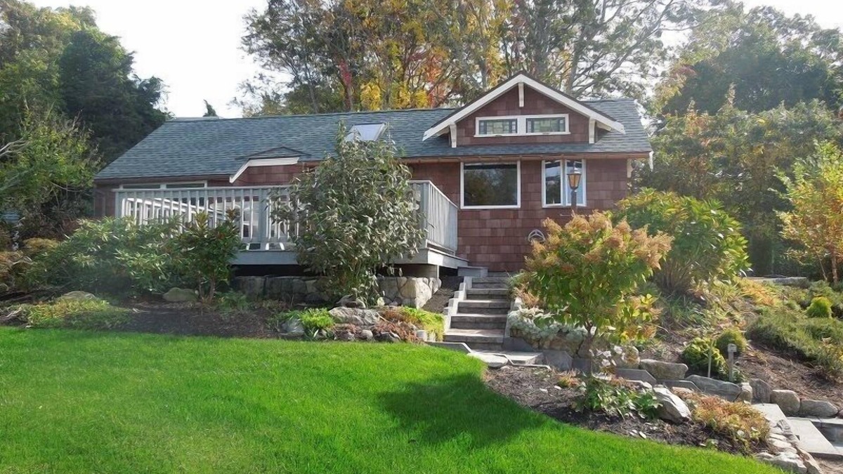 East Orleans Condo | Refurbished Cottage with Views of Town Cove (1038)