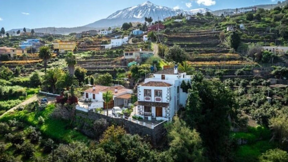 El Guincho Villa | Refurbished Villa Home in gorgeous natural setting