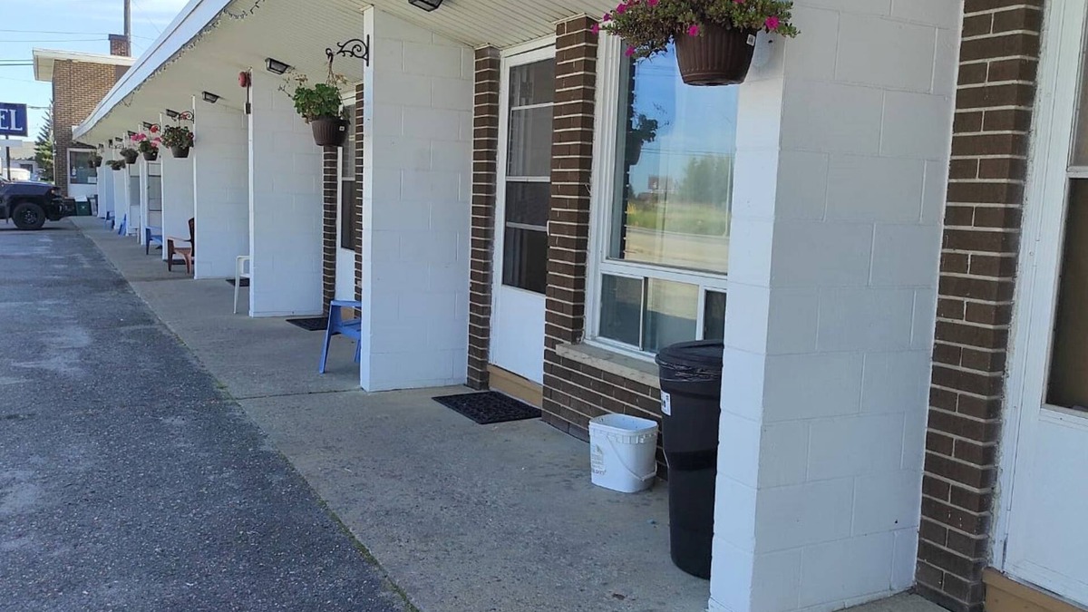 South Porcupine Hotel | Regal Motel