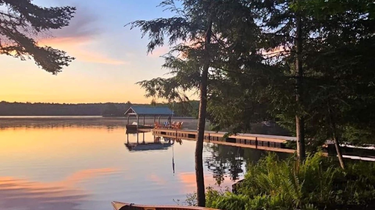 Magnetawan Cottage | Regally rustic, spacious 2-home waterfront getaway for 16+ with total privacy.