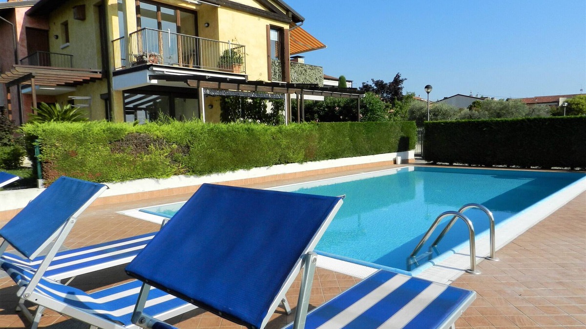 Montioni Apartment | Regarda - Apartment Blanco with lake view & swimming pool
