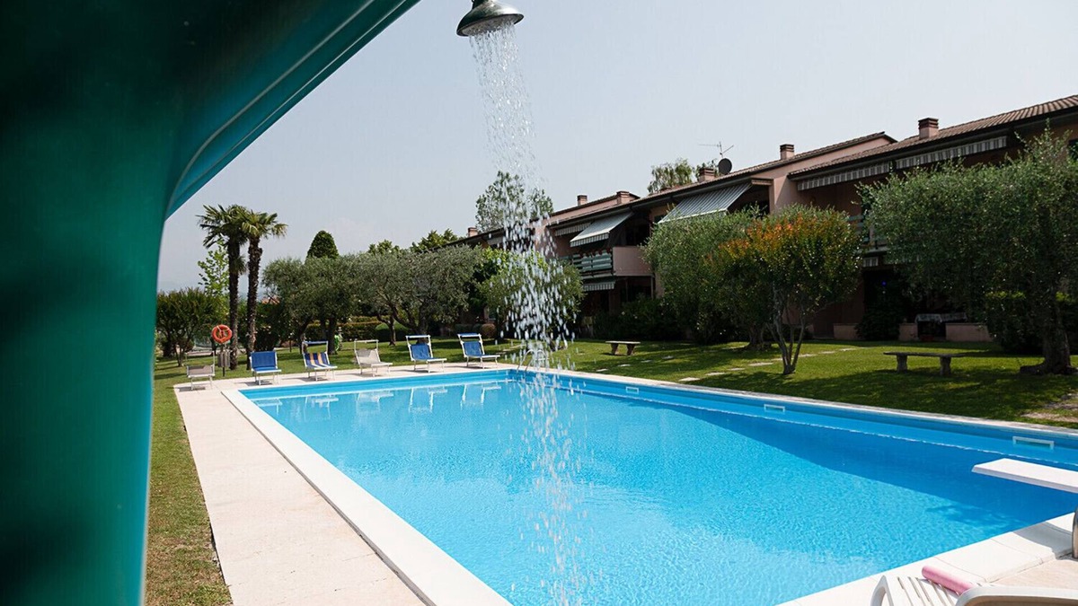 Montioni Apartment | Regarda - apartment "Ortensia" in apartment complex Lazise with pool and garden