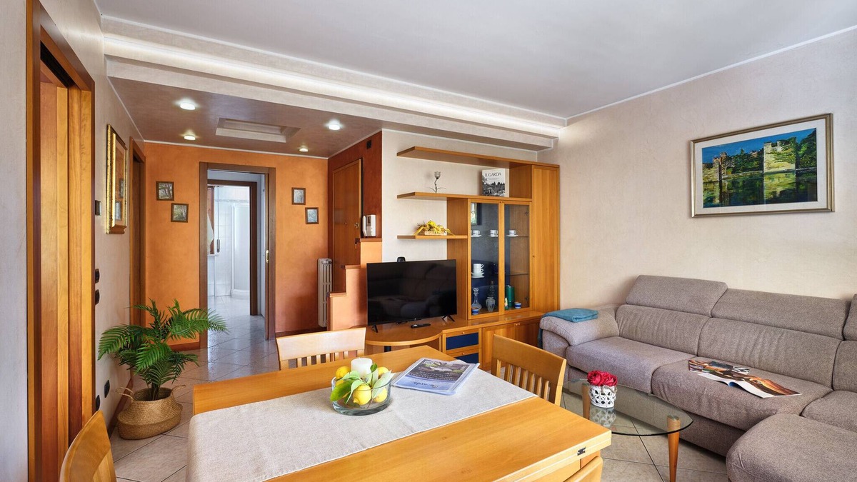 Bardolino Apartment | Regarda - La Casa di Fido, 3 bedrooms, 2 bathrooms, fenced garden