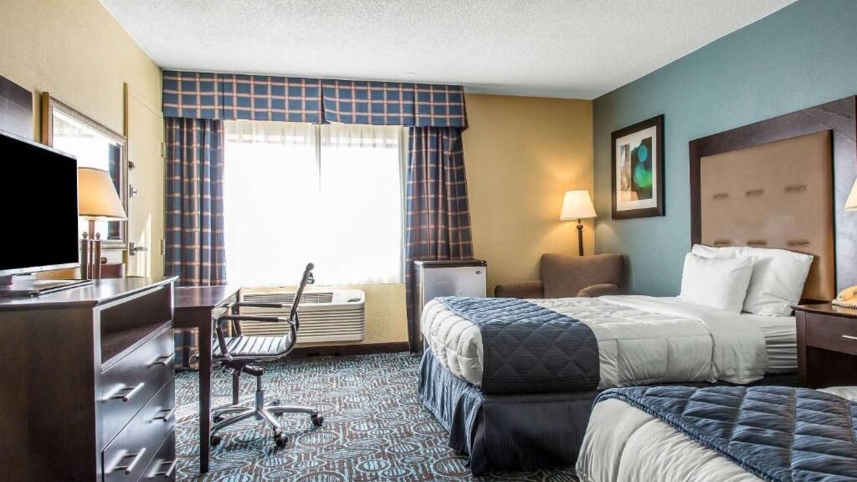Gilman Hotel | Regency Inn and Suites - No Smoking Double Bed
