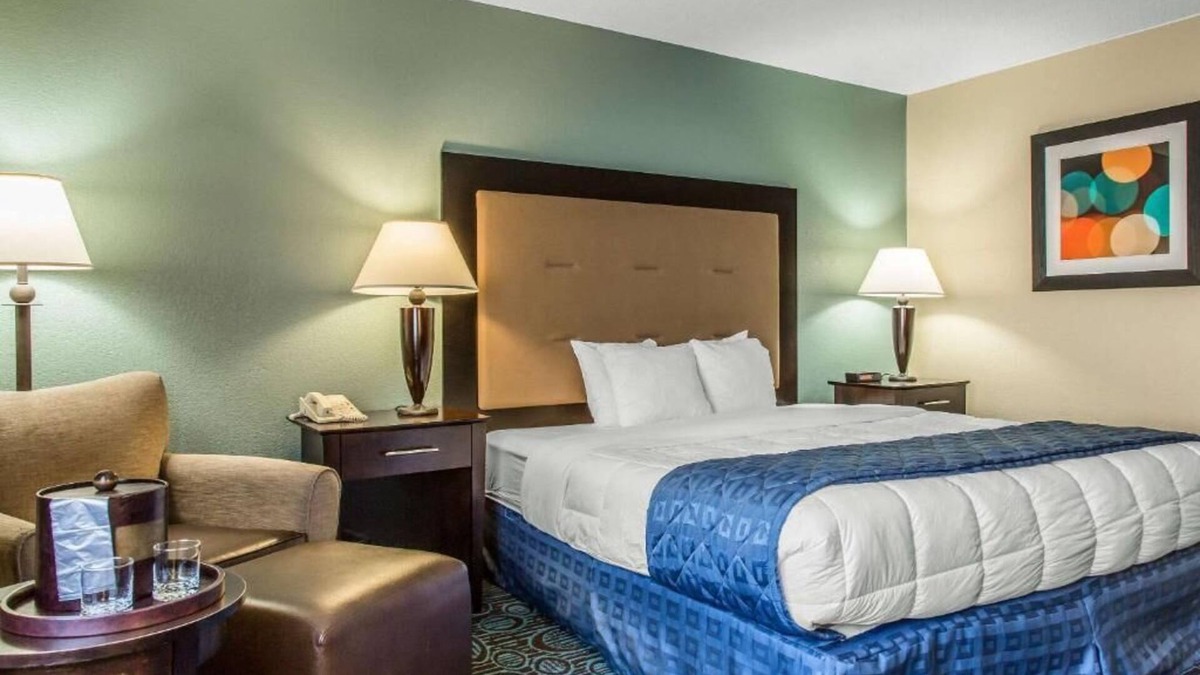 New London Hotel | Regency Inn and Suites - Handicapped Non Smoking King
