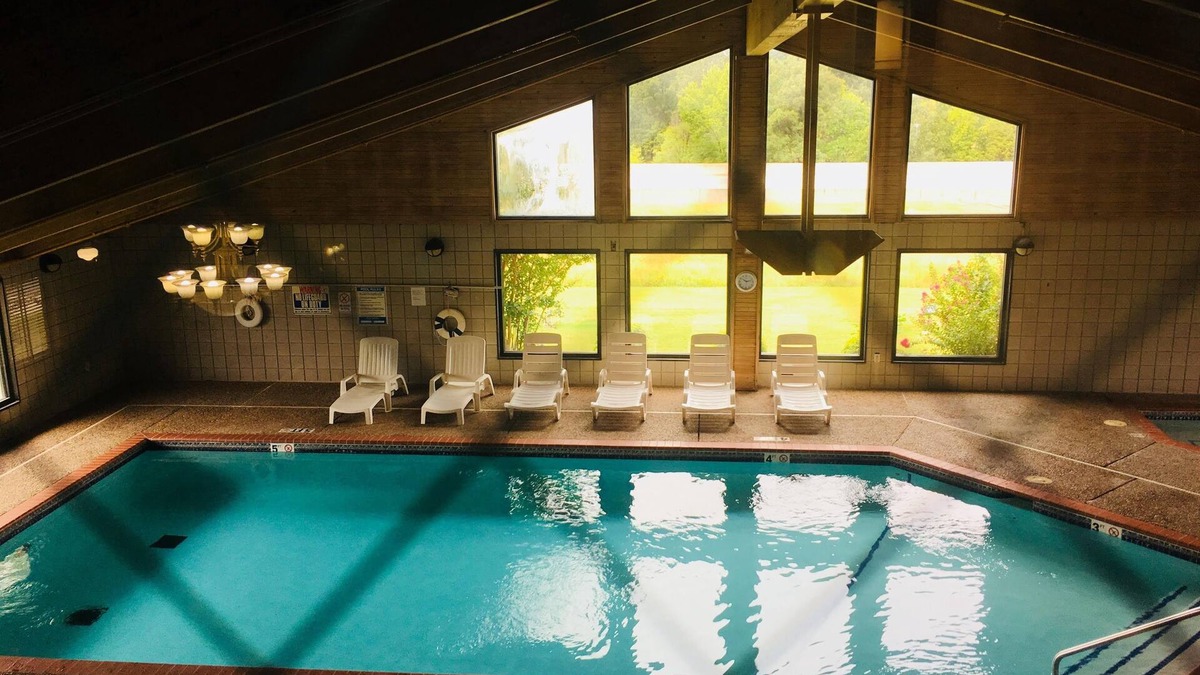 Stilwell Hotel | Regency Inn And Suites