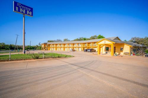 Rockdale Hotel | Regency Inn By OYO Rockdale TX