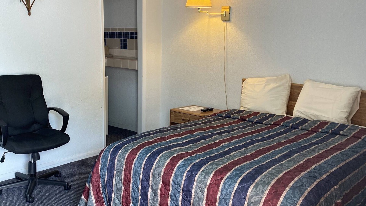 Comanche Hotel | Regency Inn Comanche