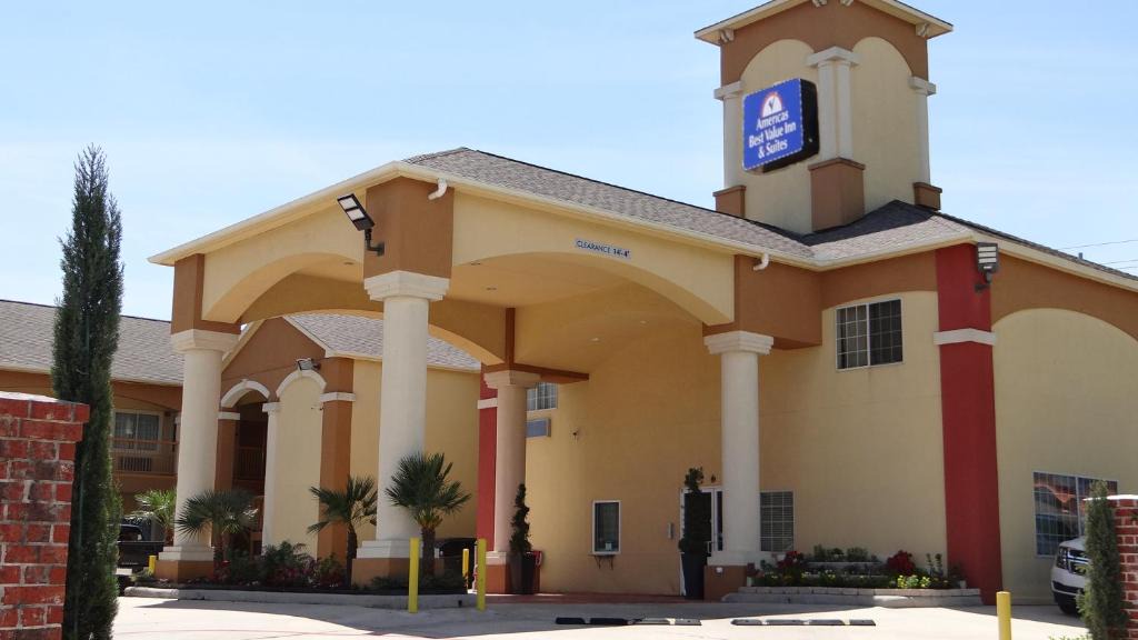 Baytown Hotel | Regency Inn & Suites - Baytown