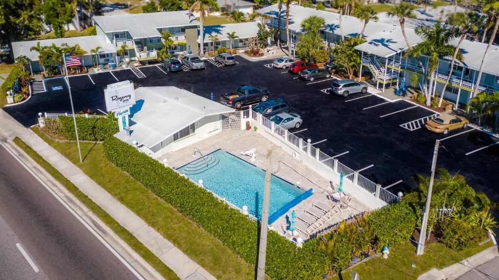 North Trail Hotel | Regency Inn & Suites Sarasota