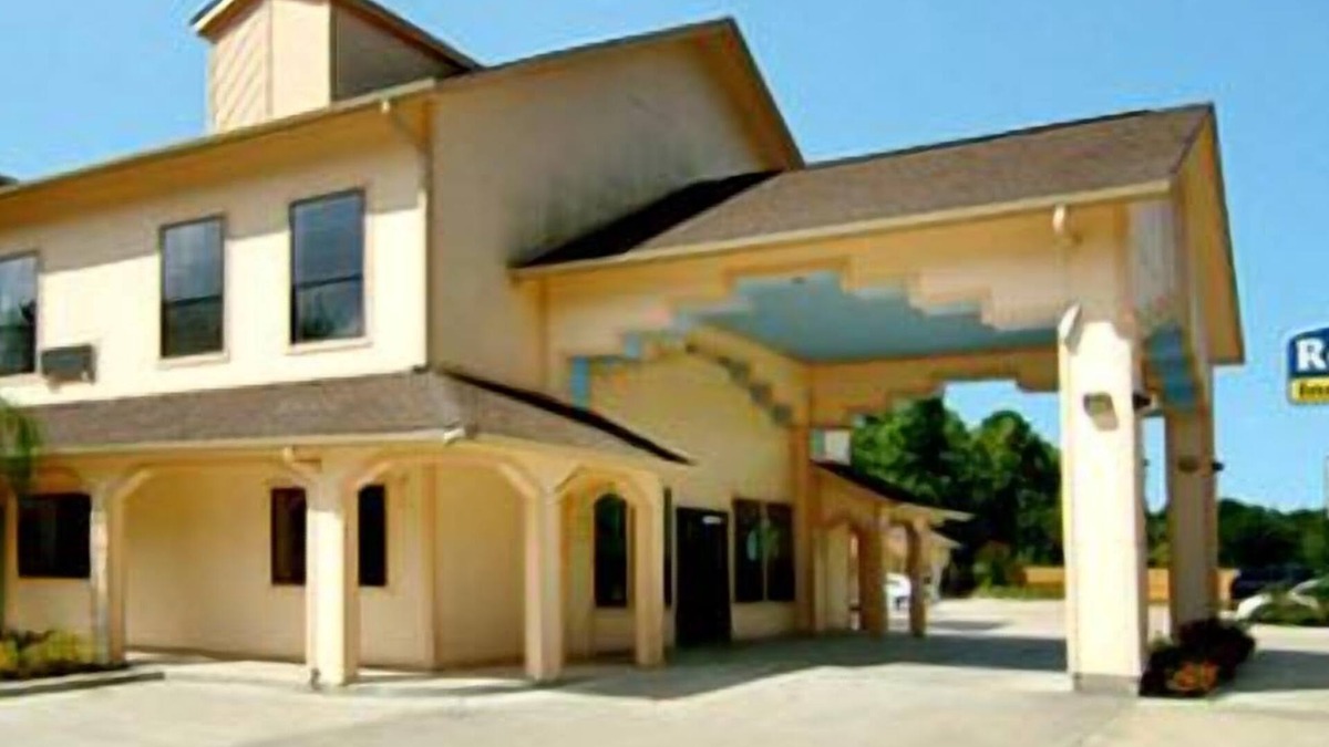 Humble Hotel | Regency Inn & Suites