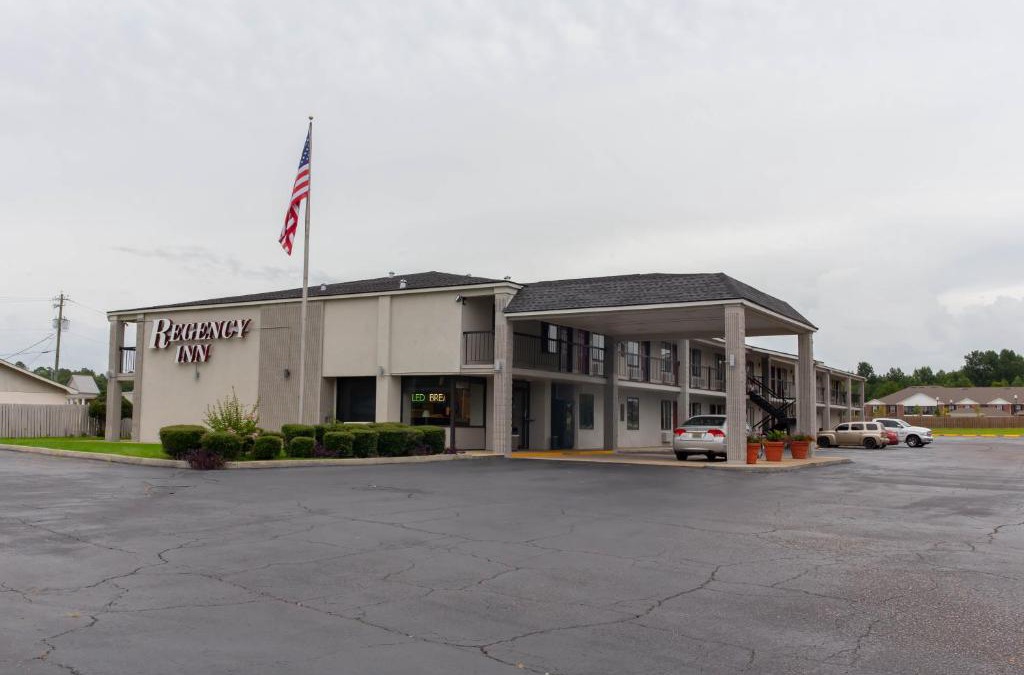 Monroeville Hotel | Regency Inn