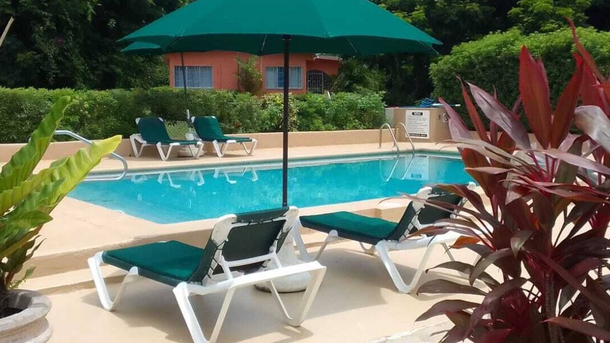 Sunset Crest Apartment | Regent Apartments