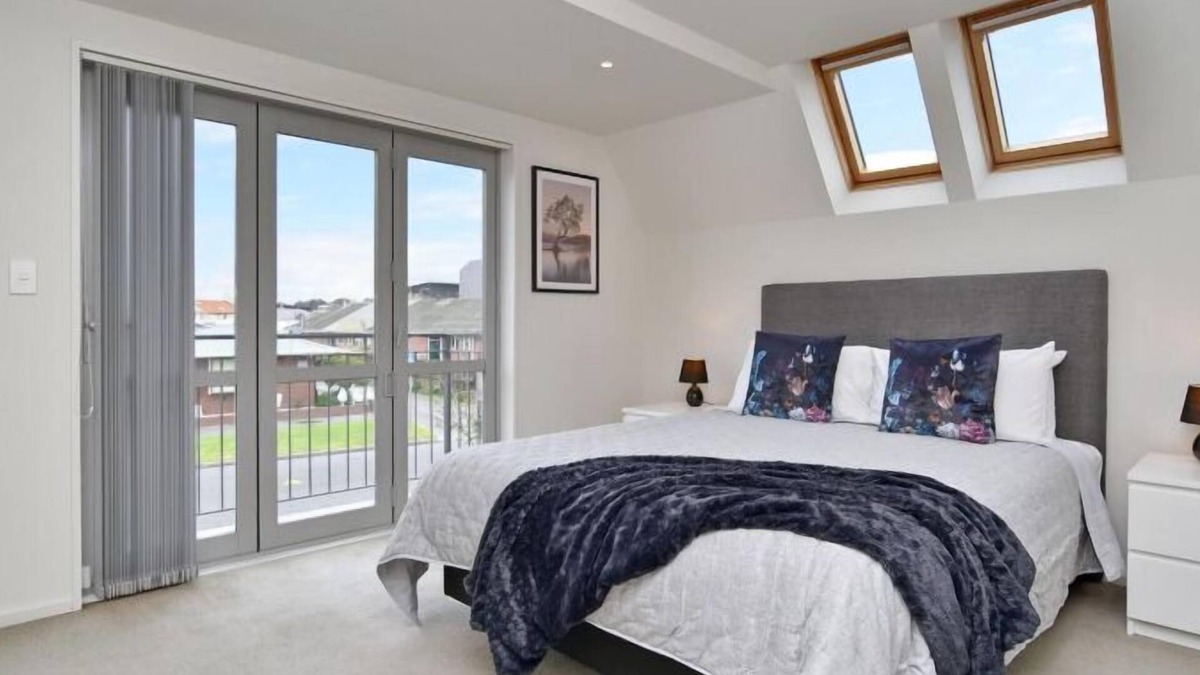 Riccarton House | Regents 94-Spacious stylish home