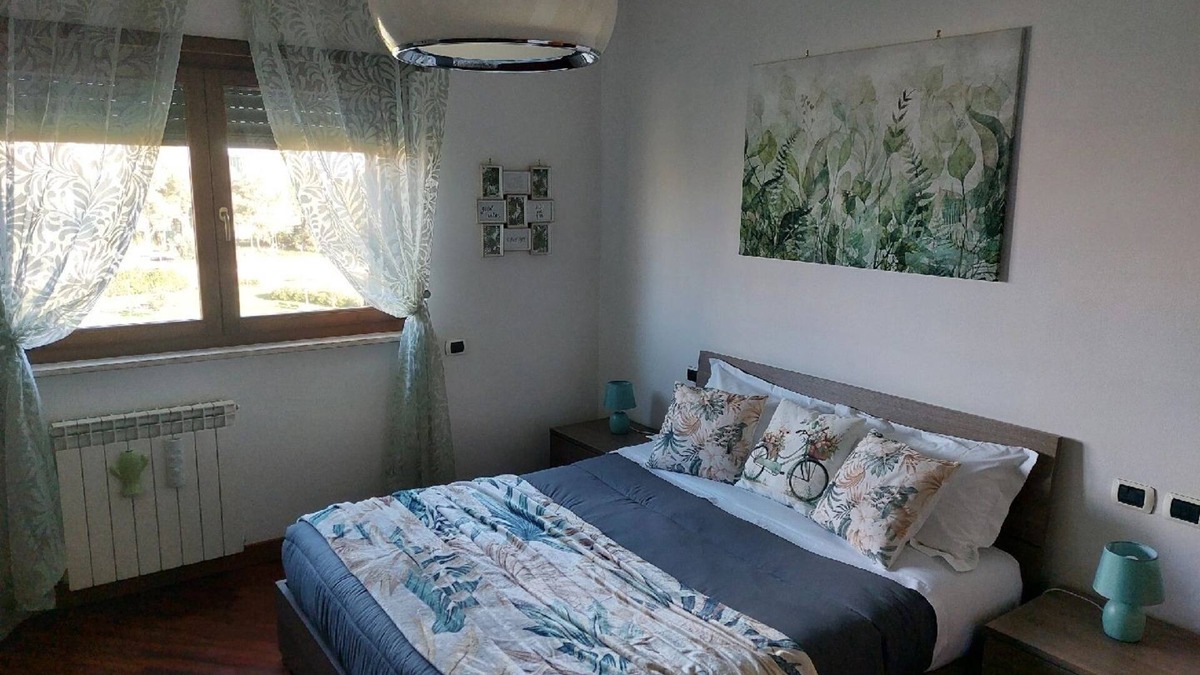 Centro Giano Apartment | Regina Cyclarum Suite. Vacation home near Rome Fair and FCO airport!