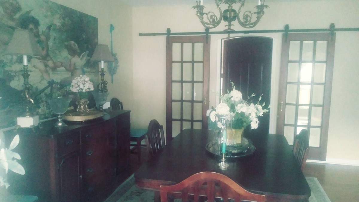 Moosic House | Regina house tea room guest house