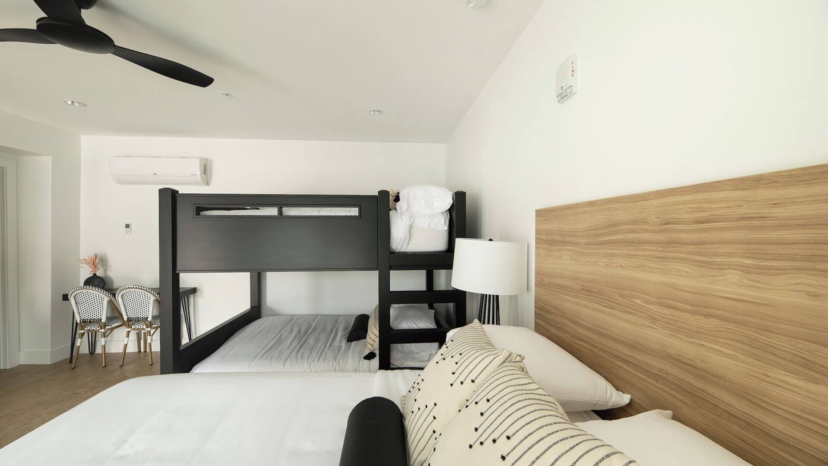 Rehoboth Beach Hotel | Rehoboth Beach Getaway with Free Parking | Minutes to Rehoboth Beach Boardwalk