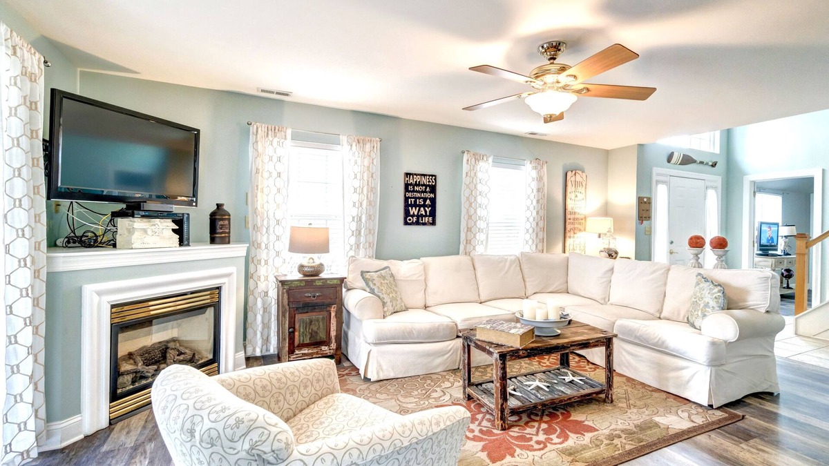 Keys Of Marsh Harbor House | REHOBOTH GETAWAY - 5BR 3.5BA FAMILY FRIENDLY TOWNHOME W/ COMMUNITY POOL