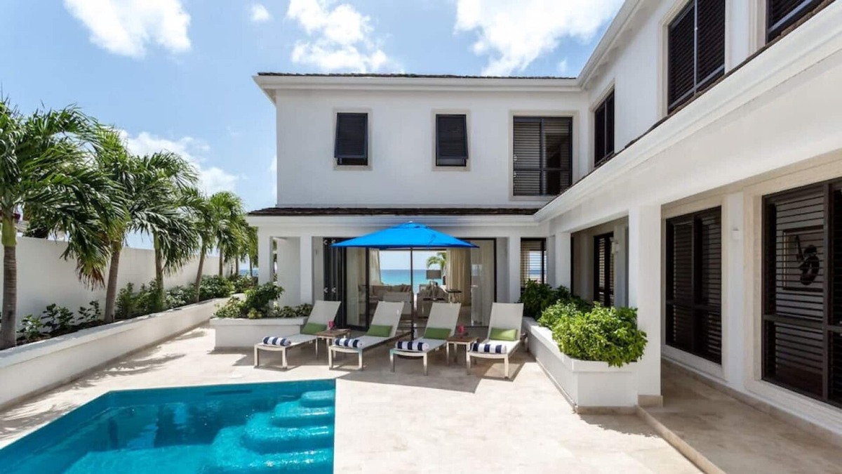 Prospect House | Reigate Villa by The Villa Life