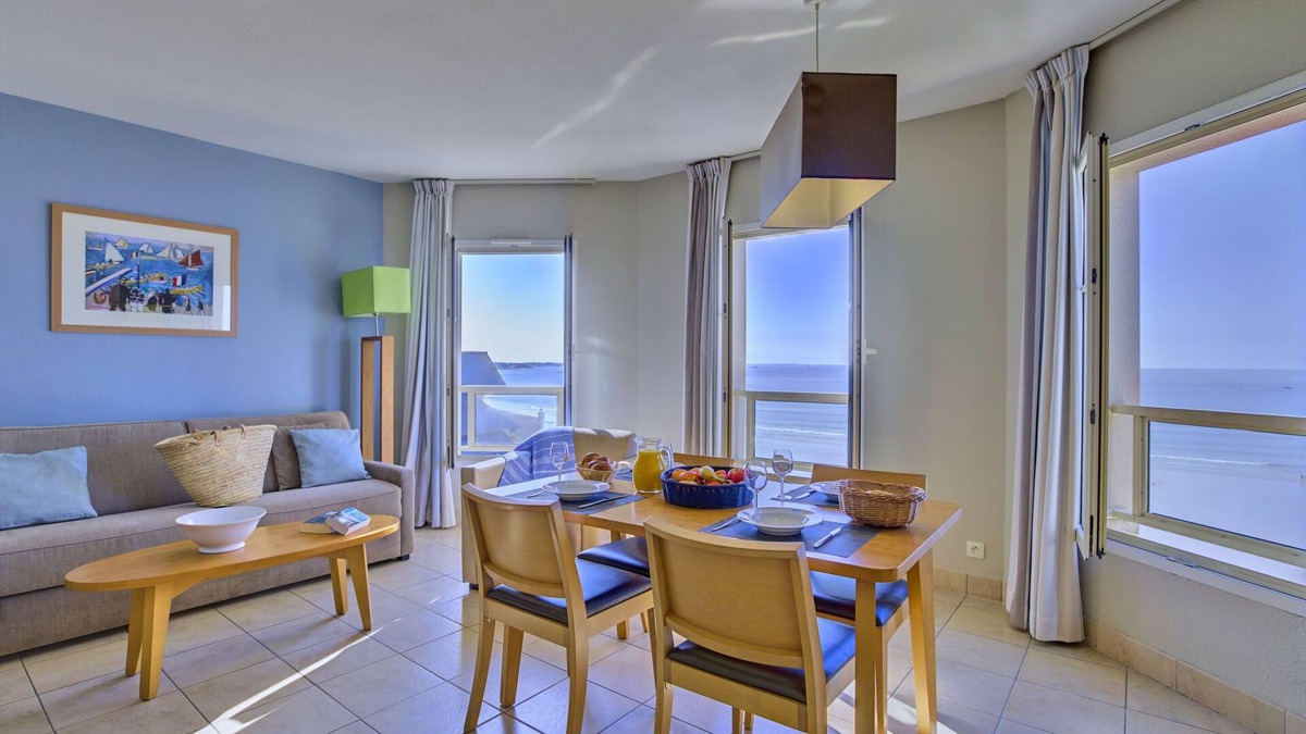 Saint-Ideuc Apartment | Reine Marine -T2 Face Mer by Interhome