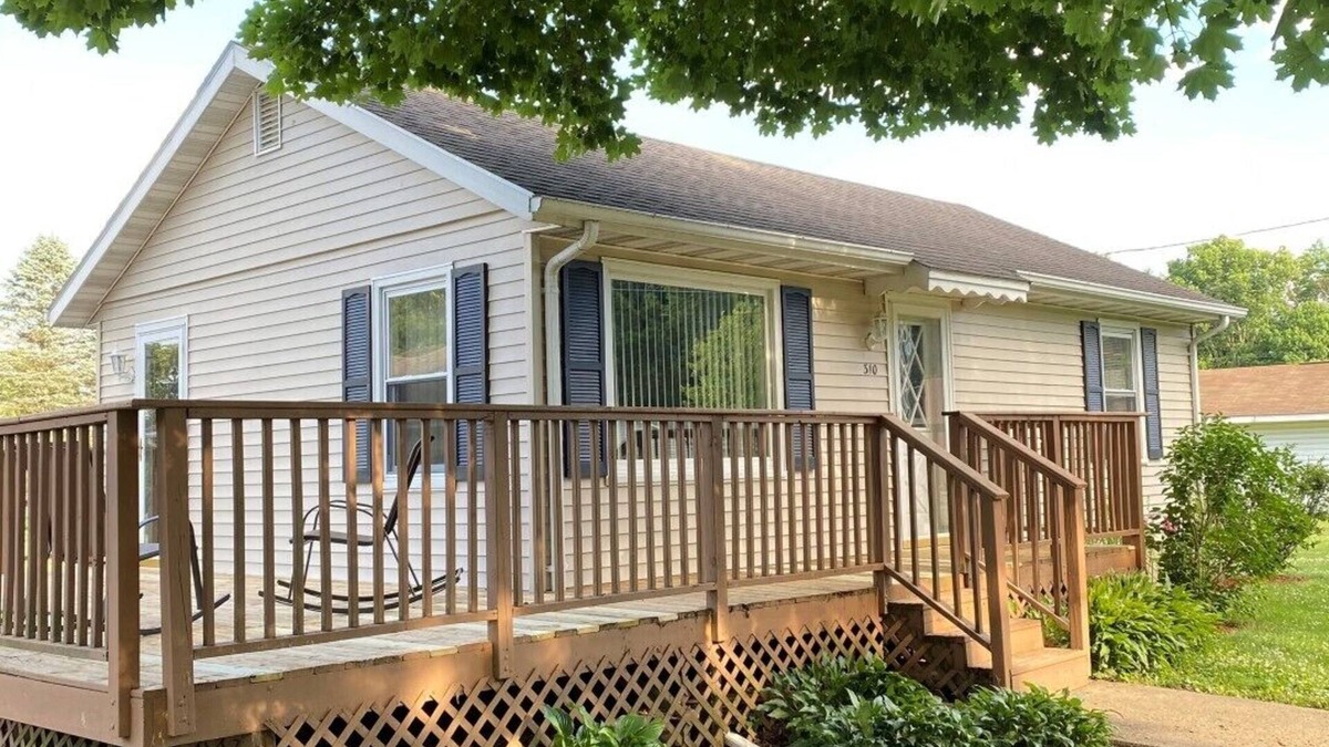 Kasbeer House | Rejoice Inn- Private Home- All Yours! In a quiet town on a large lot! New Bath