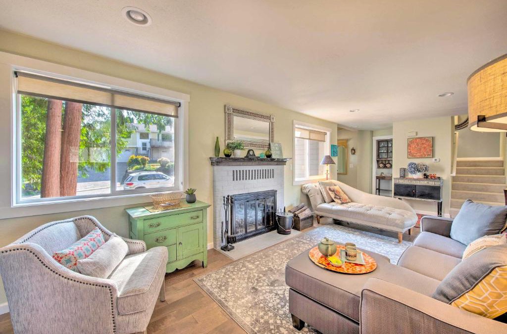 Poulsbo House | Rejuvenating Poulsbo Home with Meditation Space
