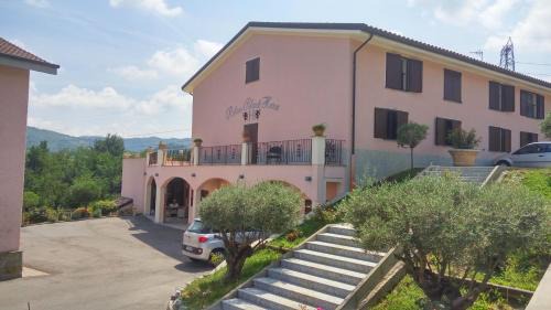 Roccavignale Hotel | Relais Black Horse