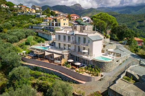 Casarza Ligure Apartment | Relais Le Torri in Verici with Private Pool