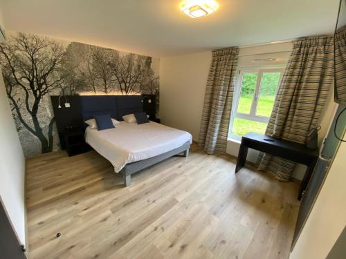 Villegusien-le-Lac Hotel | Relais Saint Michel
