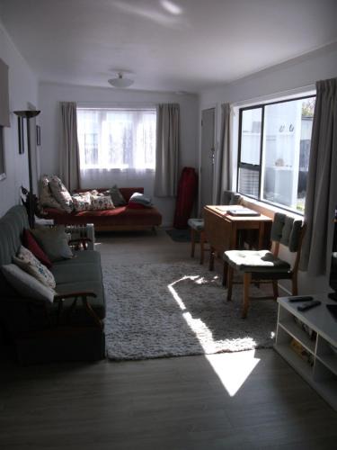 Featherston House | Relax@99