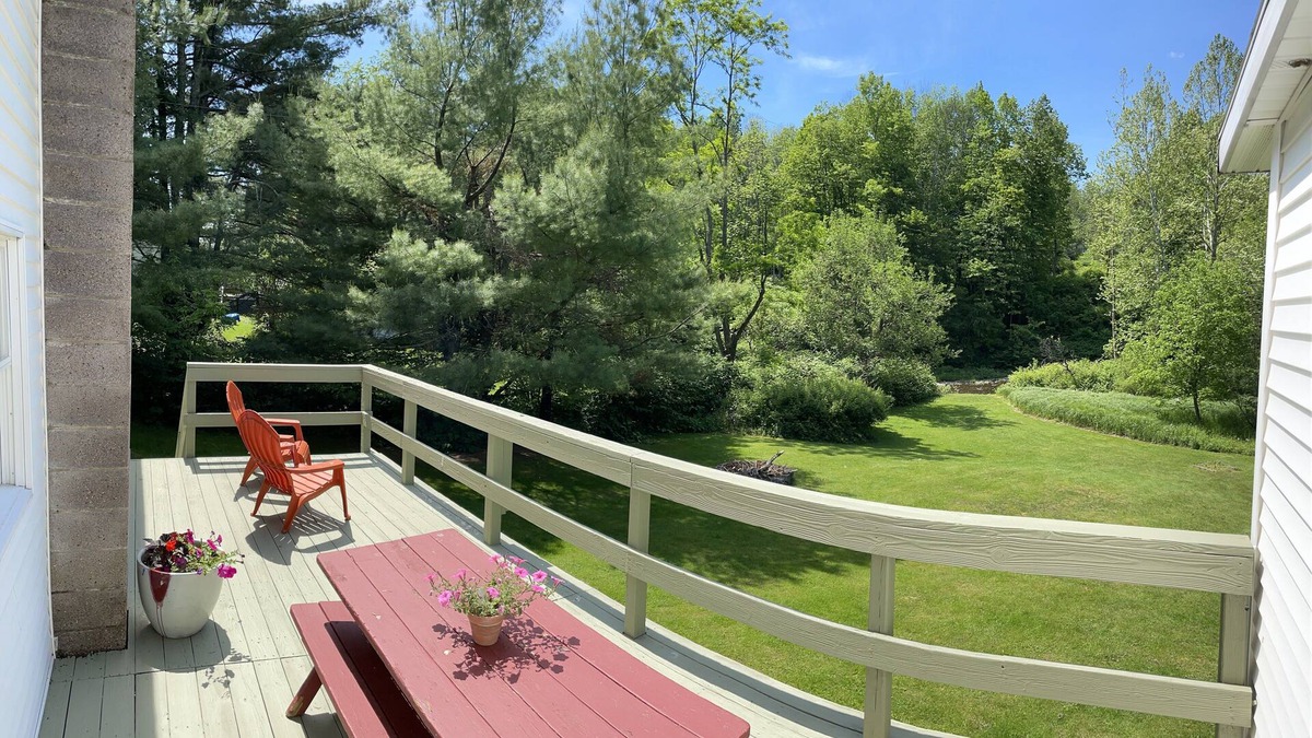 Aldenville Apartment | Relax and Enjoy The Countryside