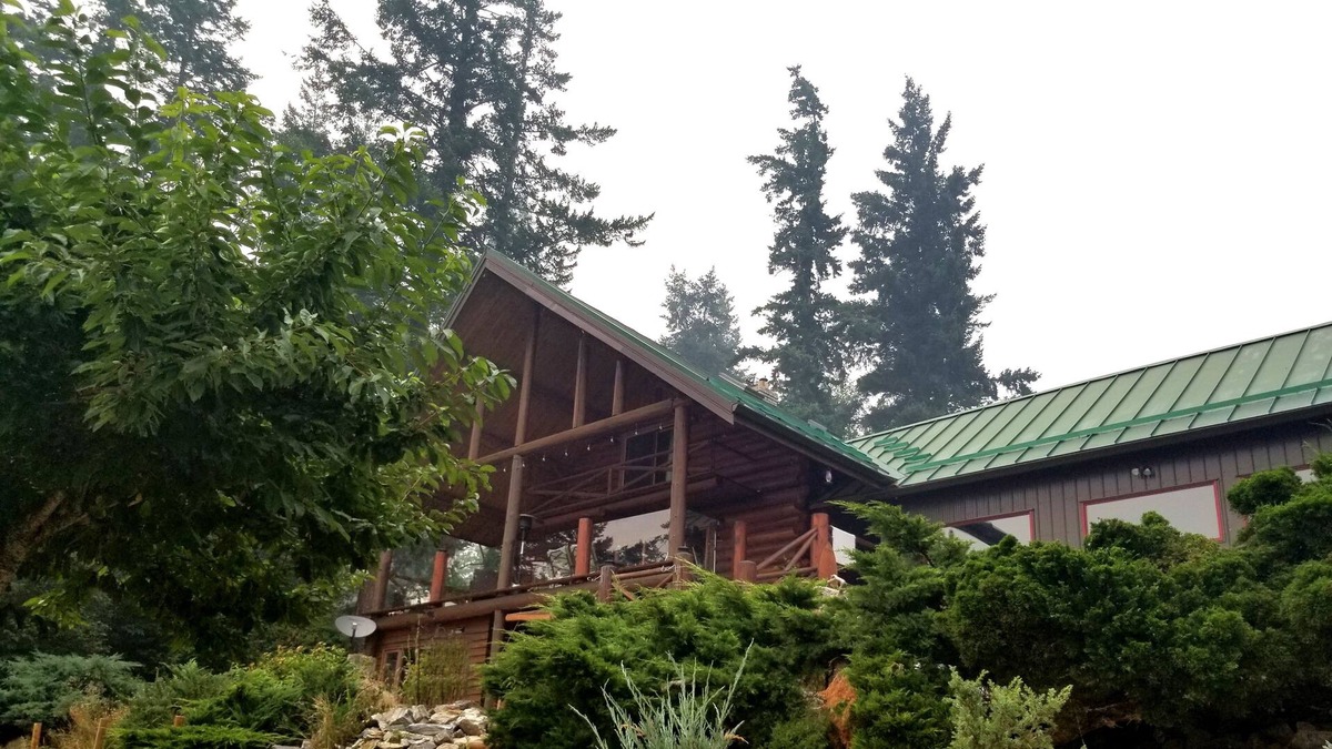 Tappen House | Relax and Enjoy a LOG HOME EXPERIENCE with Extraordinary lake and mountain views