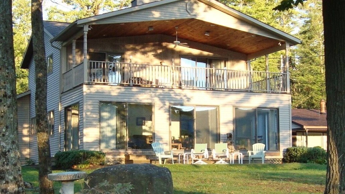 Lake George House | Relax and Enjoy Beautiful Lake George
