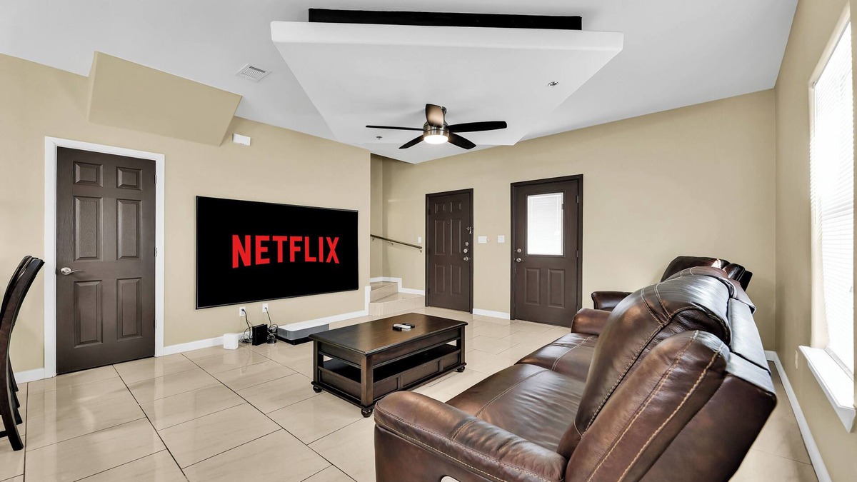 McAllen House | Relax and Enjoy In Our Luxury Townhome Getaway
