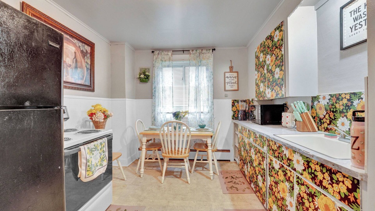 Rochester Apartment | Relax and enjoy the lush beauty of Flower City