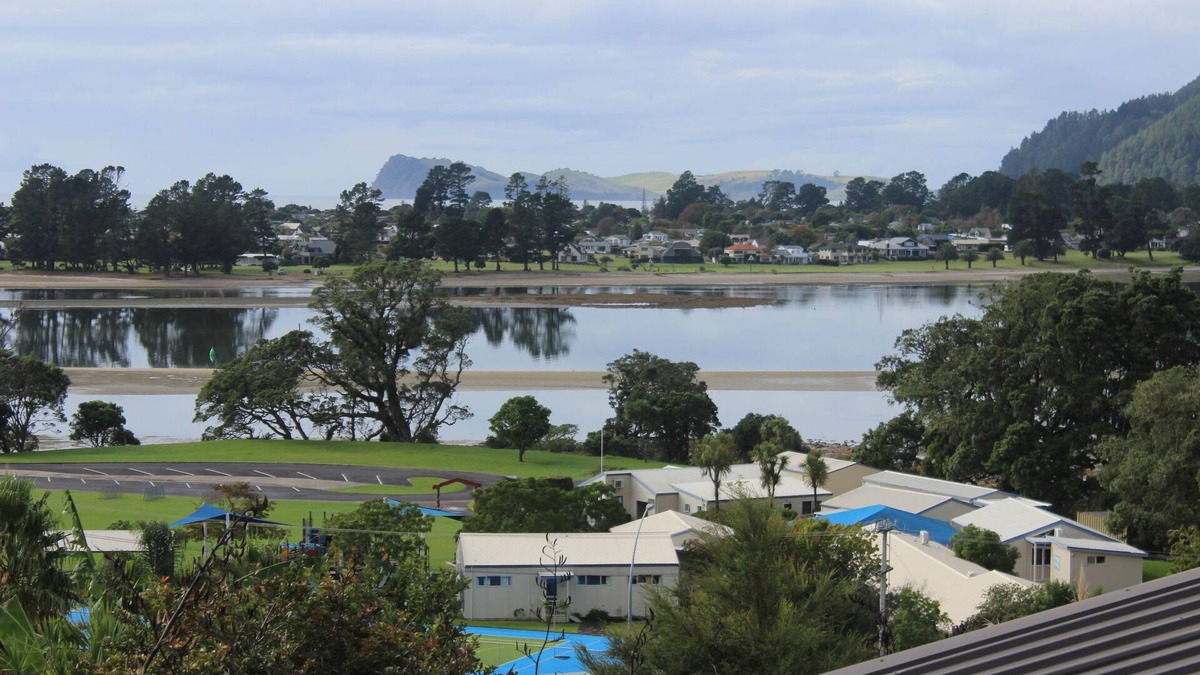 Tairua House | Relax and enjoy the view