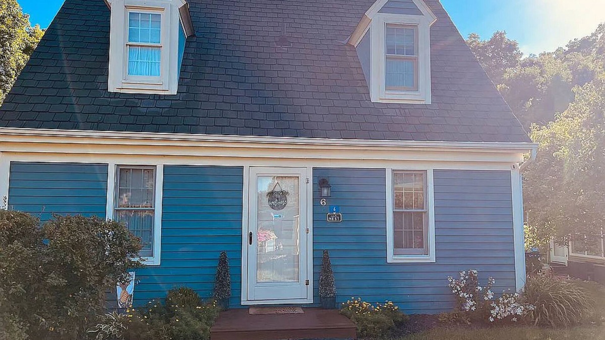 The Galena Territory Cottage | Relax and enjoy this Country Charm!