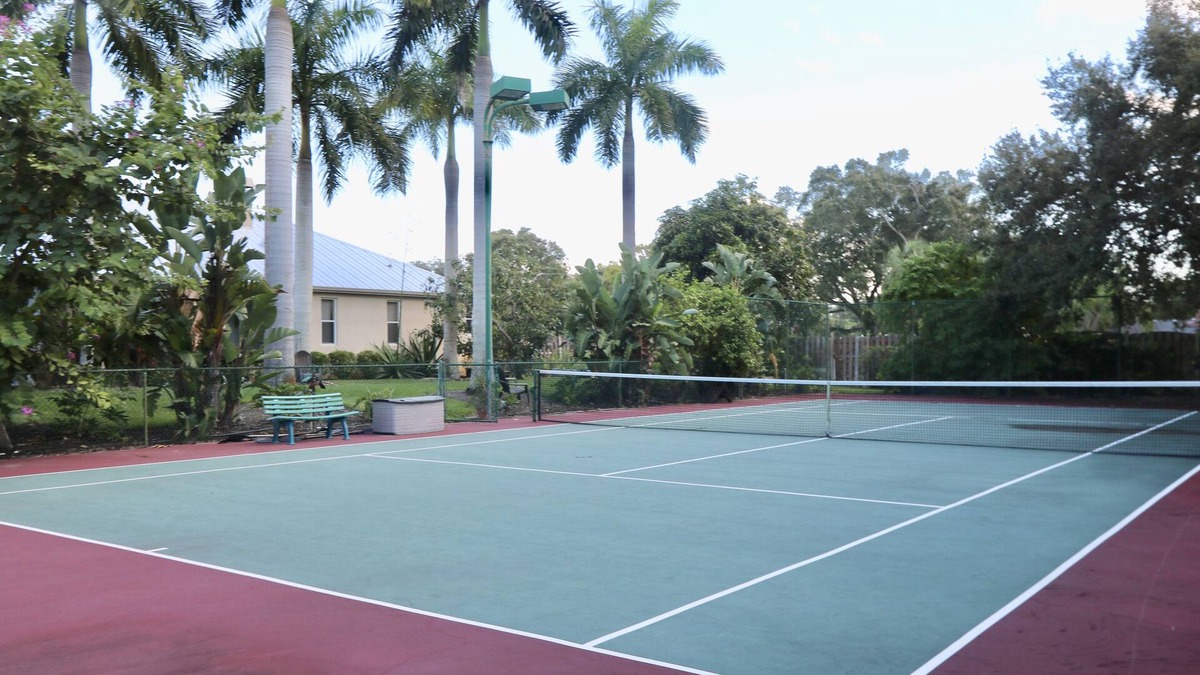 South Sarasota House | Relax and Play: Private Pool, Hot Tub, Tennis, Basketball on 1 acre in Sarasota.