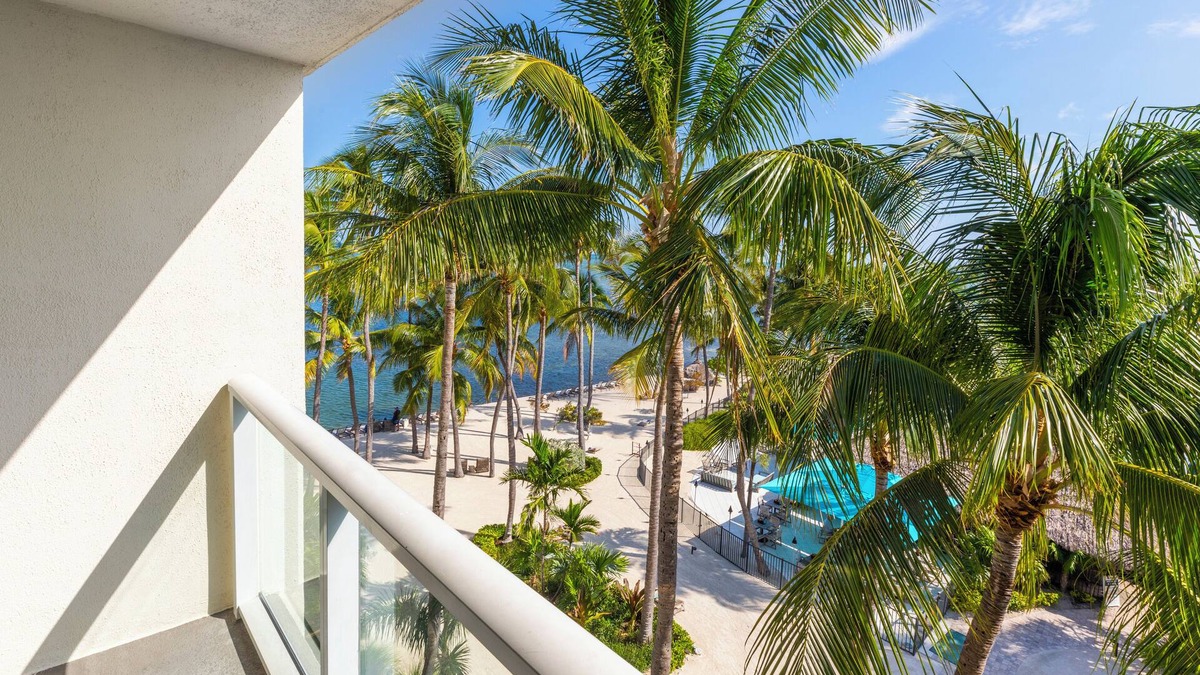 Islamorada Hotel | Relax and Recharge! 2 Comfortable Units, Free Parking, Onsite Swimming Pool