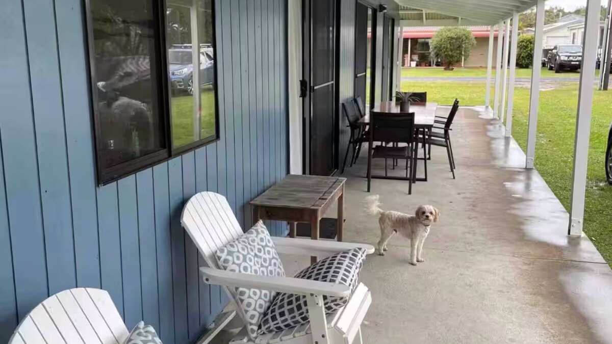 Red Rock Cottage | Relax and Recharge in a Charming Beach Getaway - Red Rock House