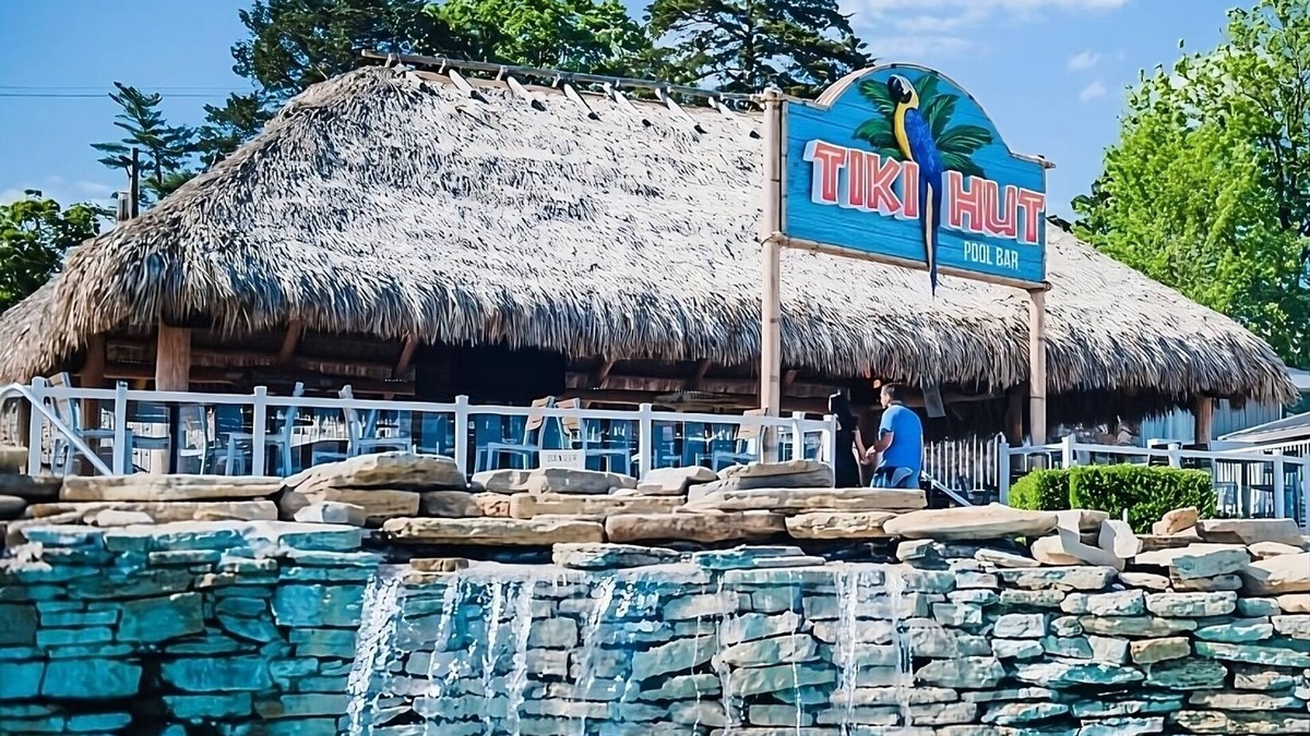 Osage Beach Hotel | Relax and Recharge! 3 Relaxing Units, Free Parking, 3 Onsite Pool