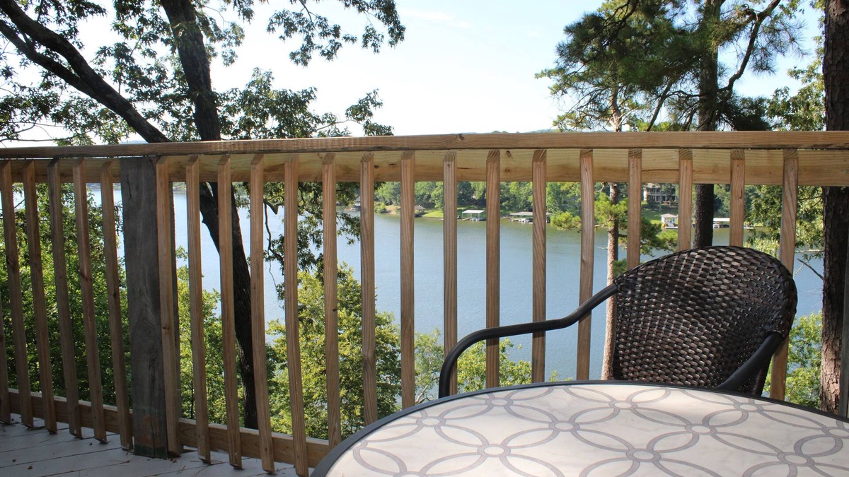 Jones Mills House | Relax and Reconnect at this Lake Catherine Retreat